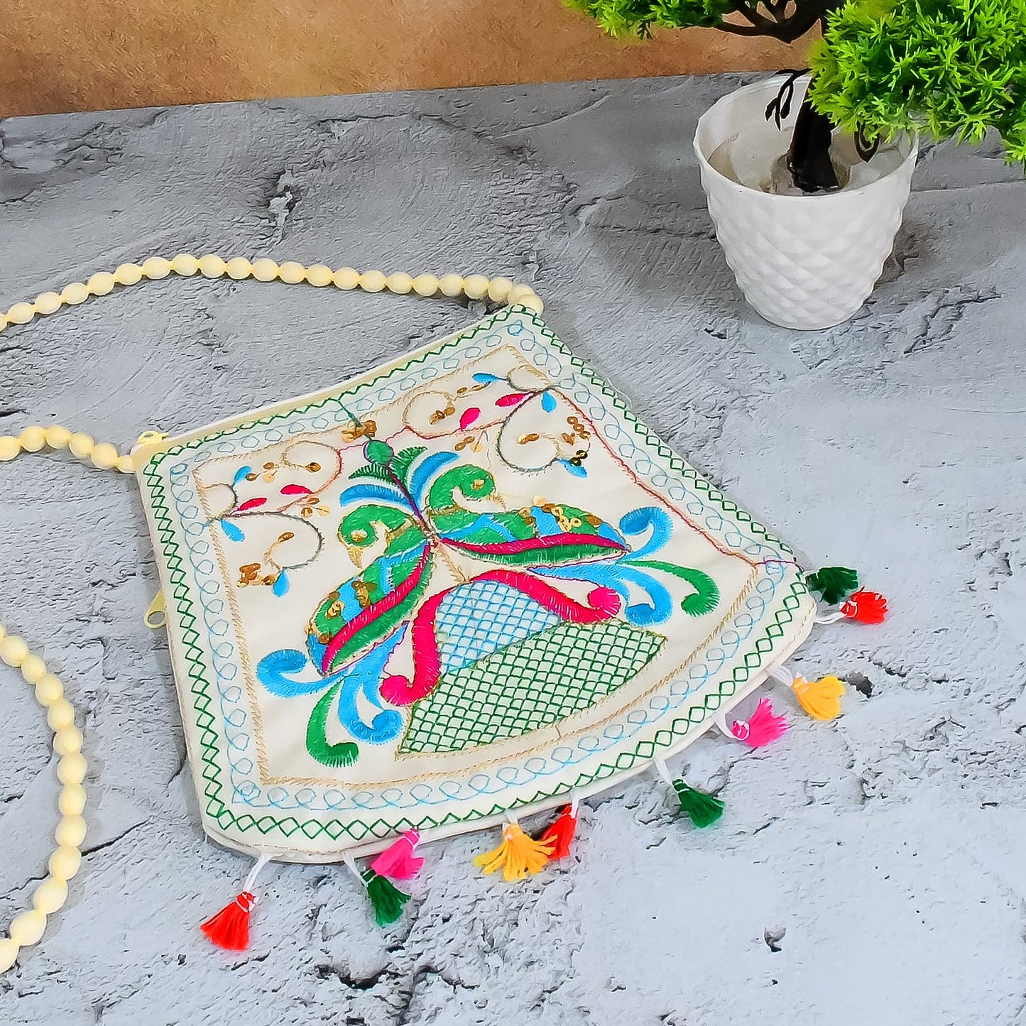 Handcrafted Cotton Embroidered Shoulder Bag / Purse for Girls & women